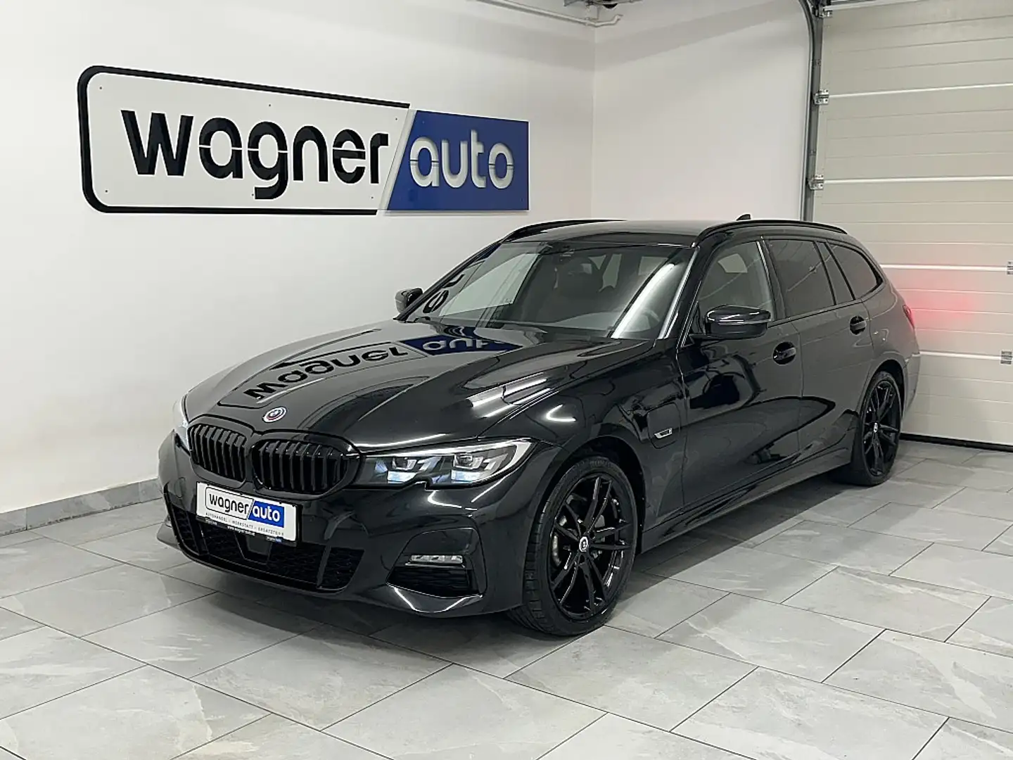 BMW 330 e PHEV xDrive Touring M-Sport Aut.LED/ACC/Live ... Negro - 2