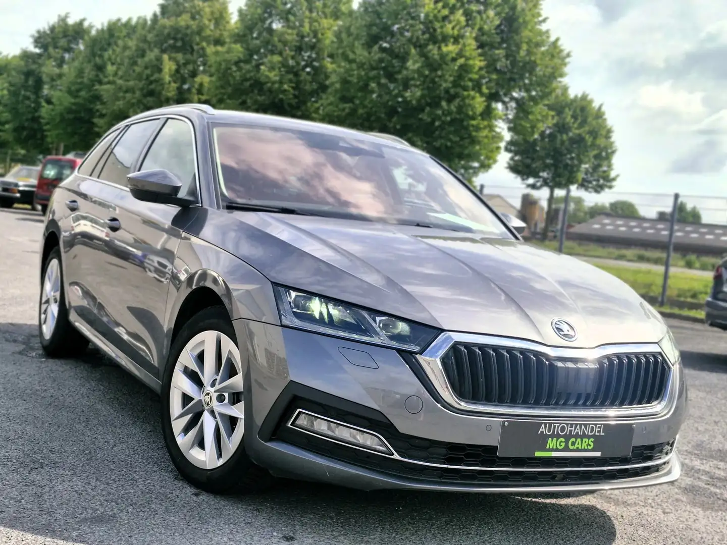 Skoda Octavia 1.0TSI eTec Clever AUTOMAAT LEDER VIRTUAL COCKPIT Gris - 2