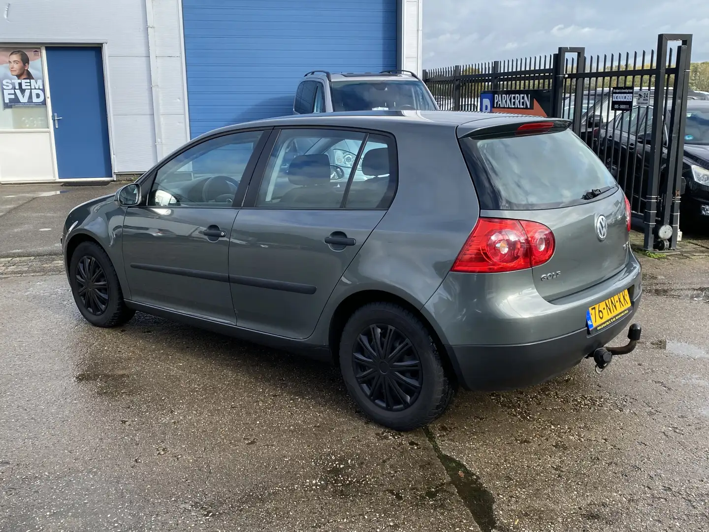 Volkswagen Golf 1.6 FSI Trendline 5-DEURS, 6-BAK, AIRCO, CRUISE CO Groen - 2