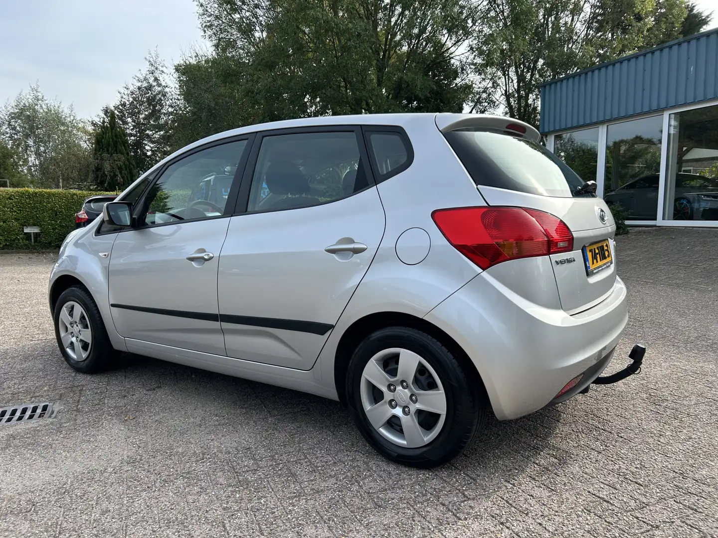 Kia Venga 1.4 CVVT X-tra Grijs - 2
