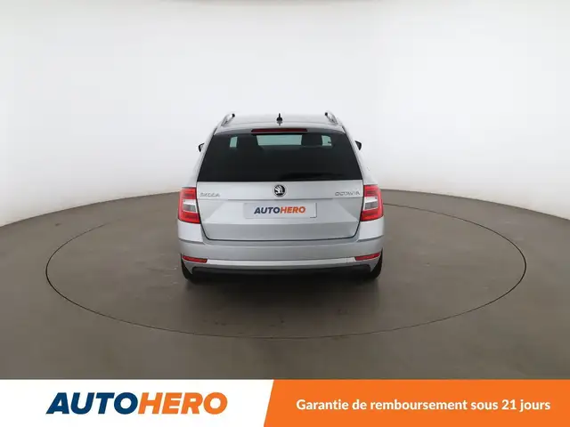Skoda Octavia view 5