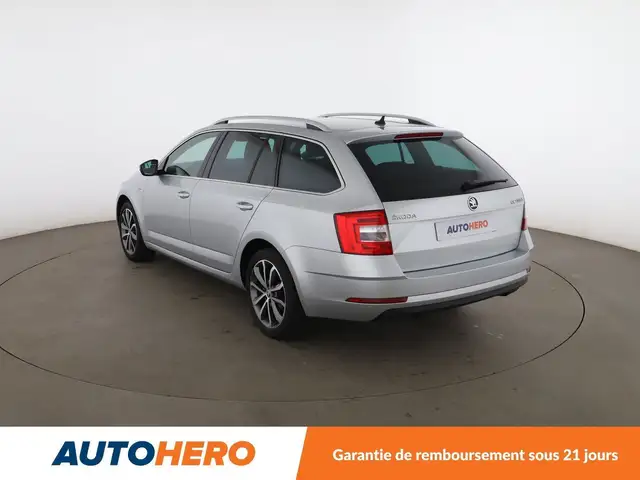 Skoda Octavia view 4