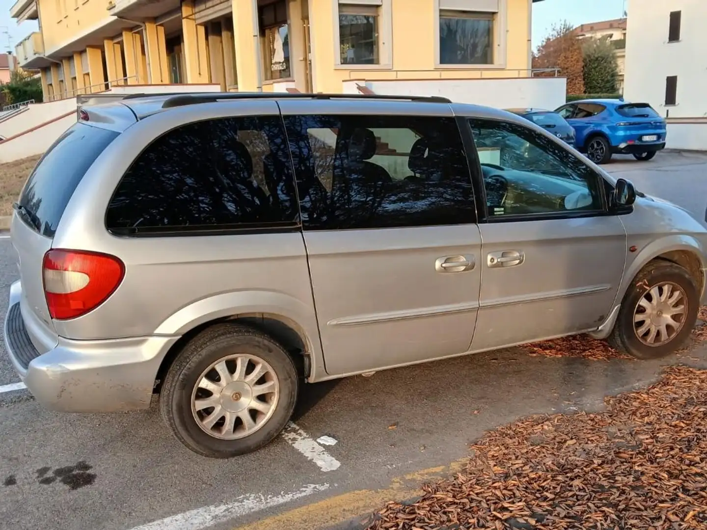 Chrysler Voyager Voyager III 2001 2.5 crd LX Сірий - 2