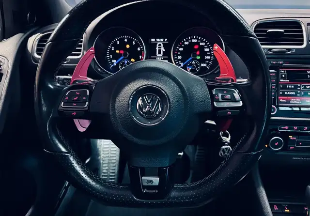 Volkswagen Golf view 8