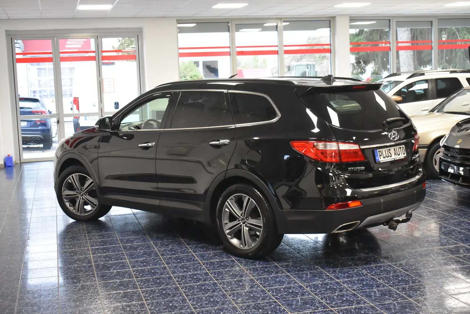 Hyundai Grand Santa Fe 2,2 CRDi 4WD 7-Sitze Nav Xeno AHK Schwarz - 2