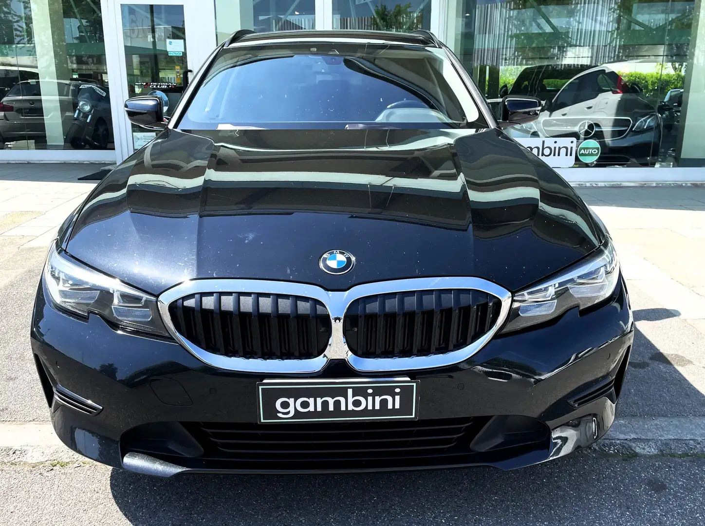 BMW 320 320d Touring Business Advantage auto Nero - 2