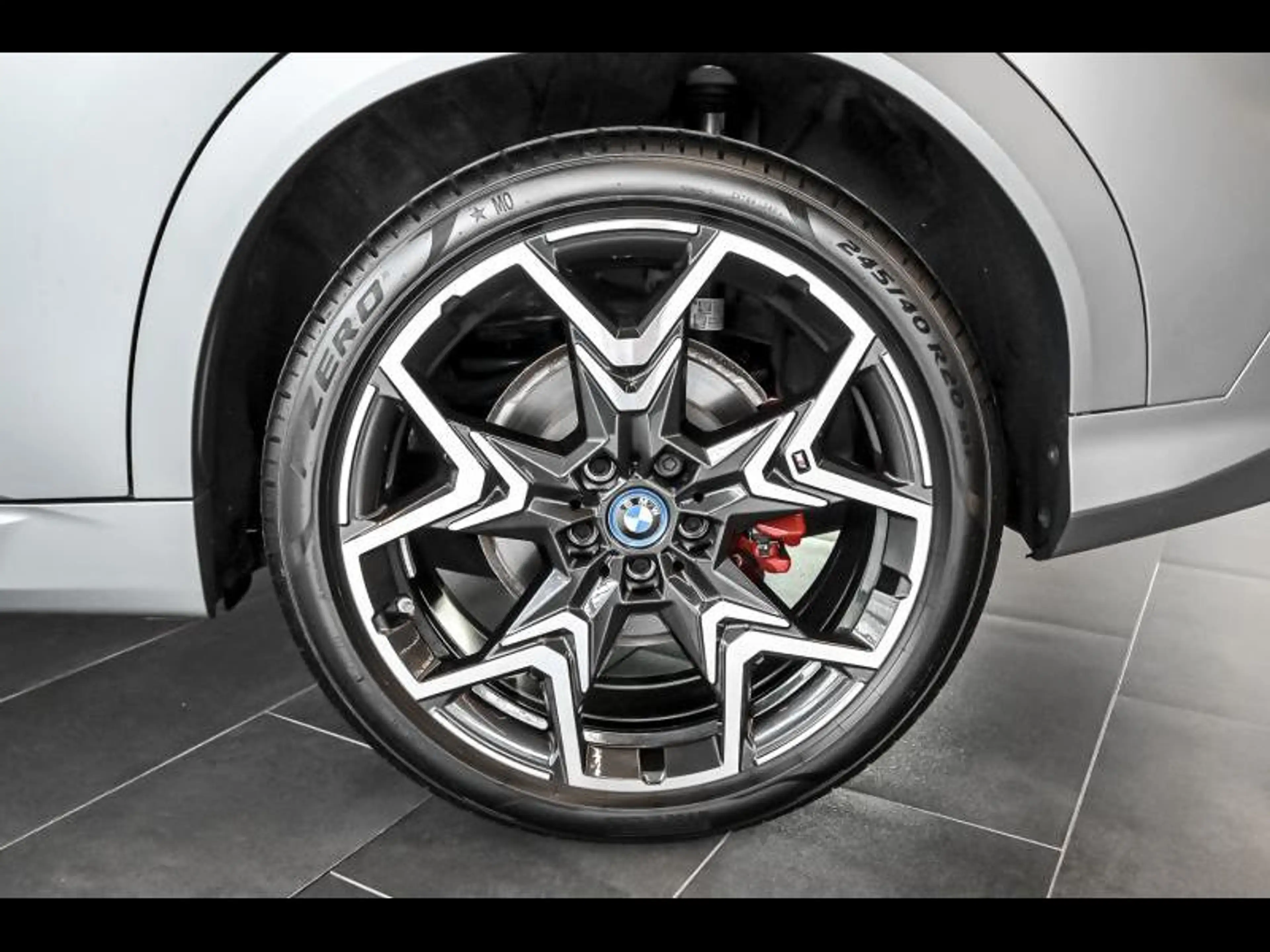 BMW iX2 xDrive30/M-Sport Pro/Frozen Pure Grey — photo 8
