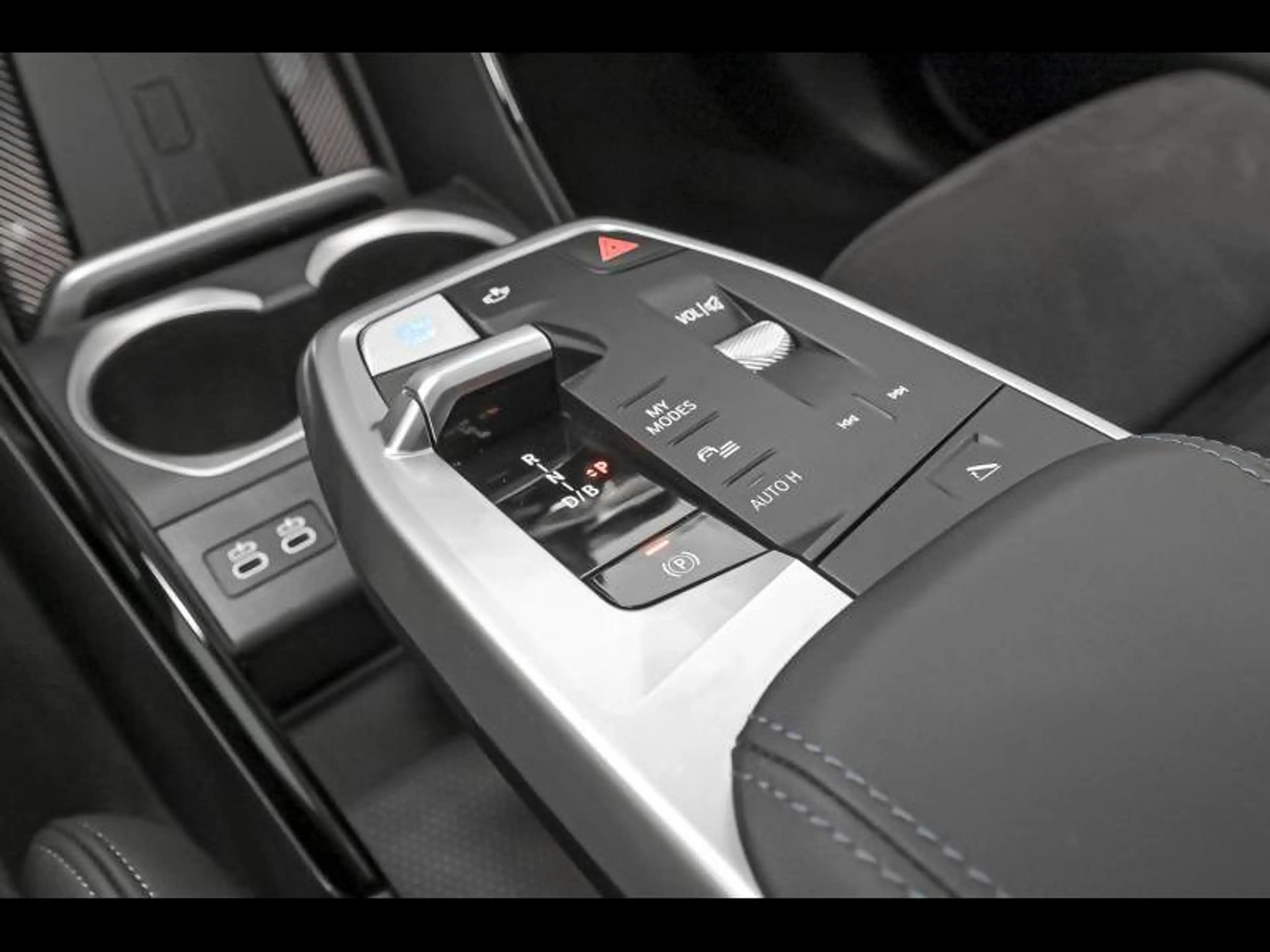 BMW iX2 xDrive30/M-Sport Pro/Frozen Pure Grey — photo 11