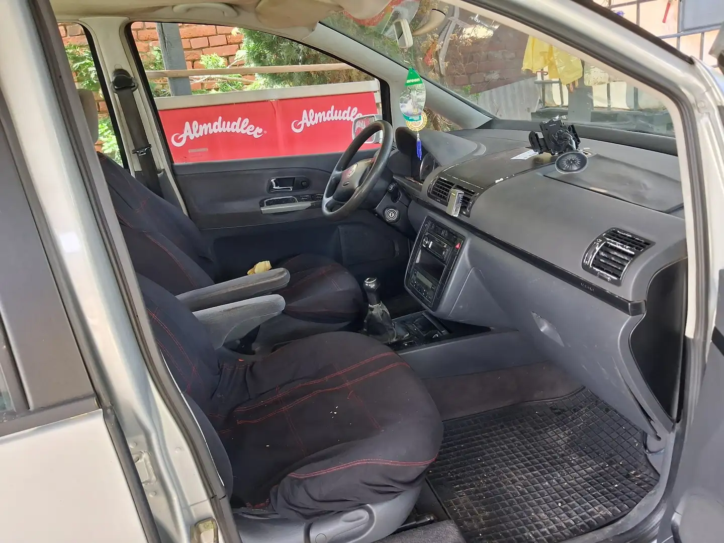 Volkswagen Sharan 1.9 TDI 4Motion Family - 1