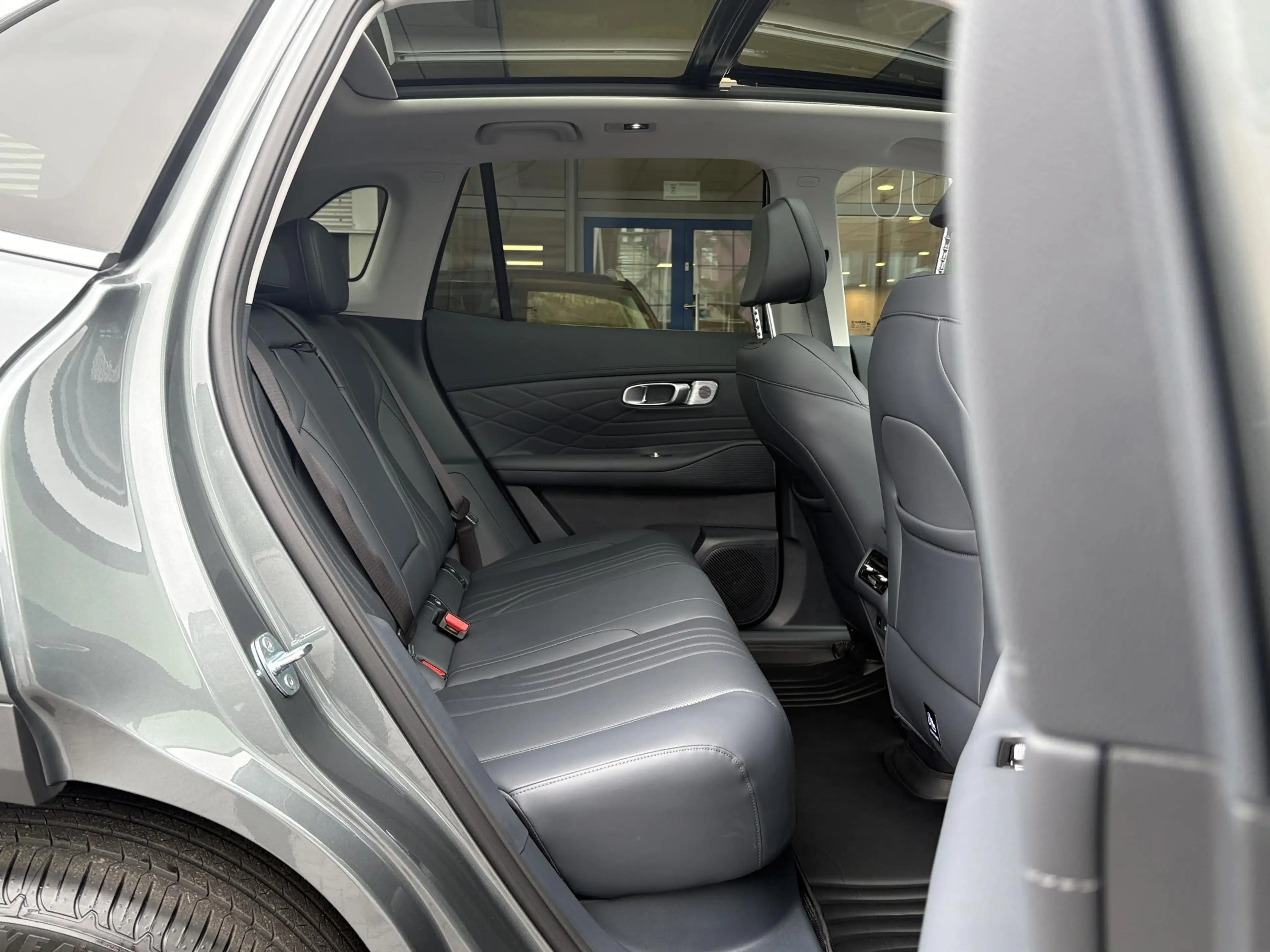 Geely Starray EM-i 1.5 Max+ 262 PK | Panorama | Stoelen voor & achter — photo 6