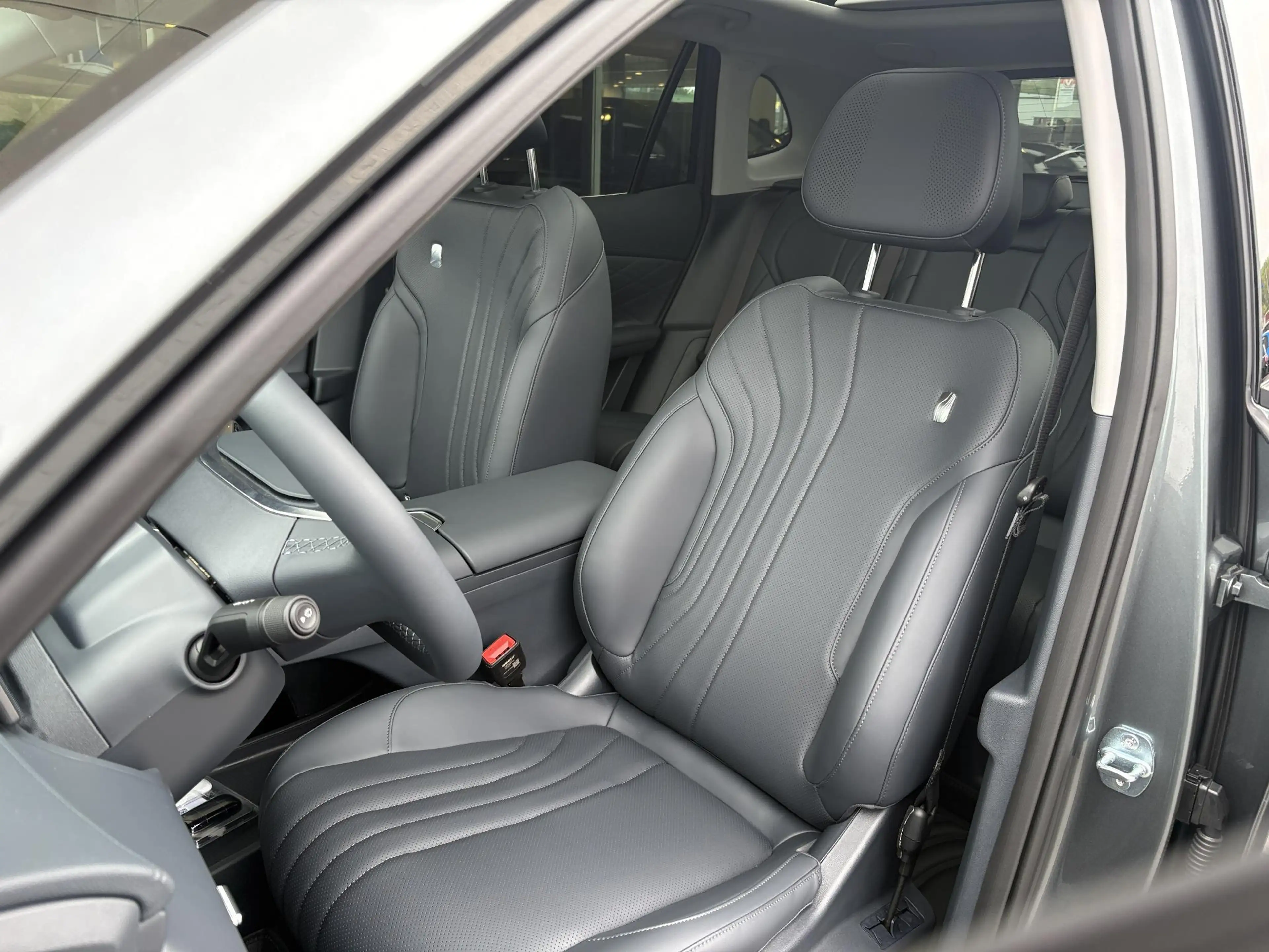 Geely Starray EM-i 1.5 Max+ 262 PK | Panorama | Stoelen voor & achter — photo 13