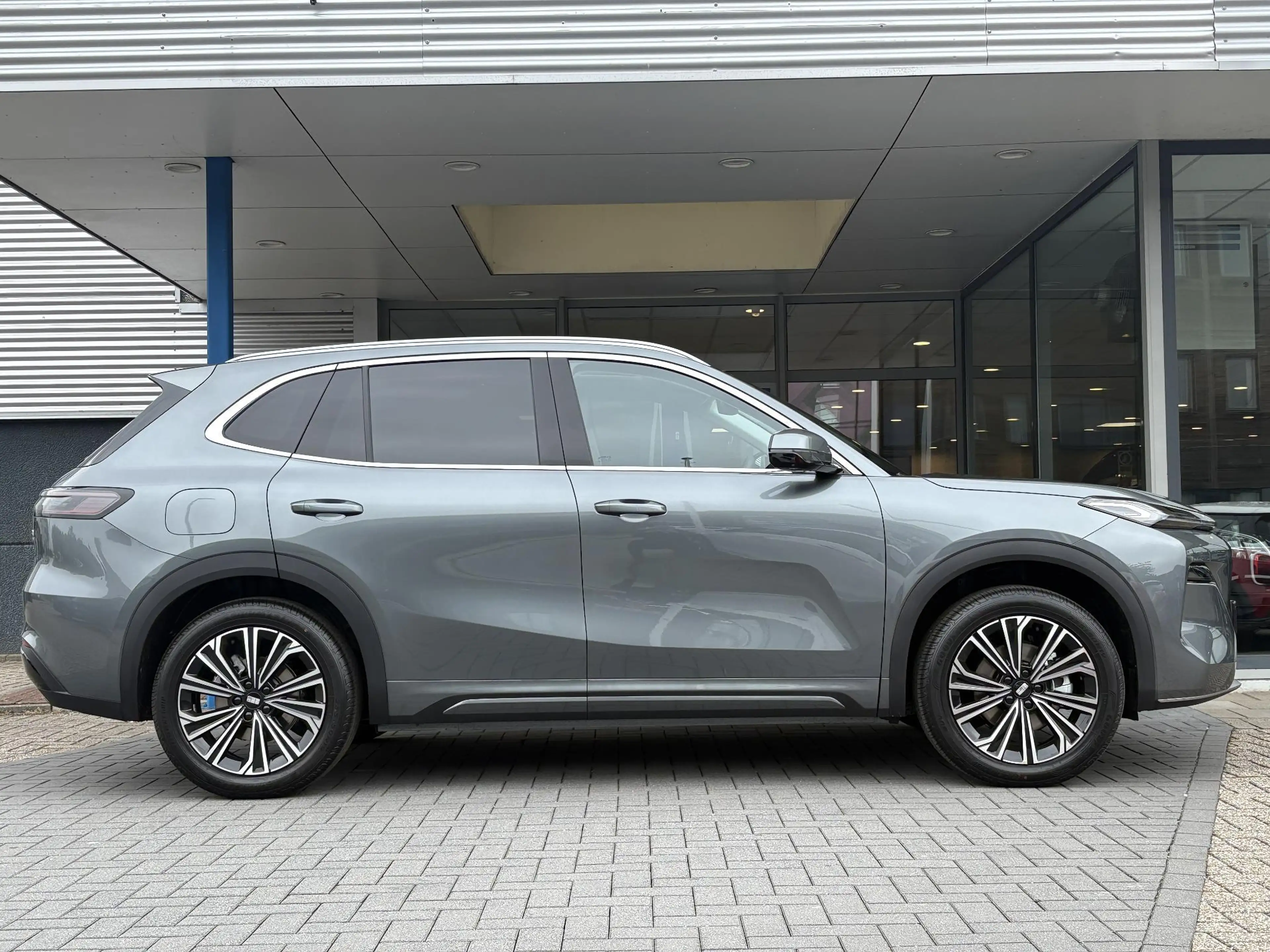 Geely Starray EM-i 1.5 Max+ 262 PK | Panorama | Stoelen voor & achter — photo 4