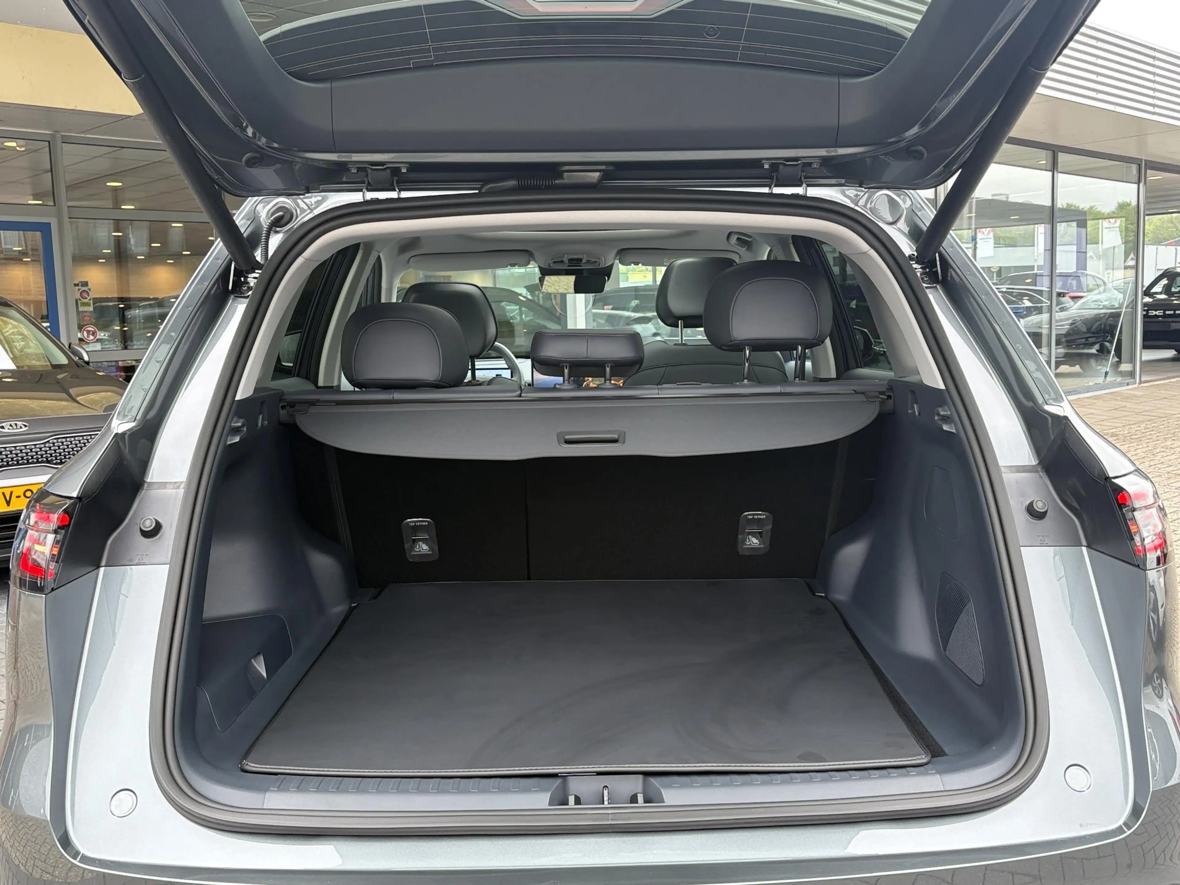 Geely Starray EM-i 1.5 Max+ 262 PK | Panorama | Stoelen voor & achter — photo 10