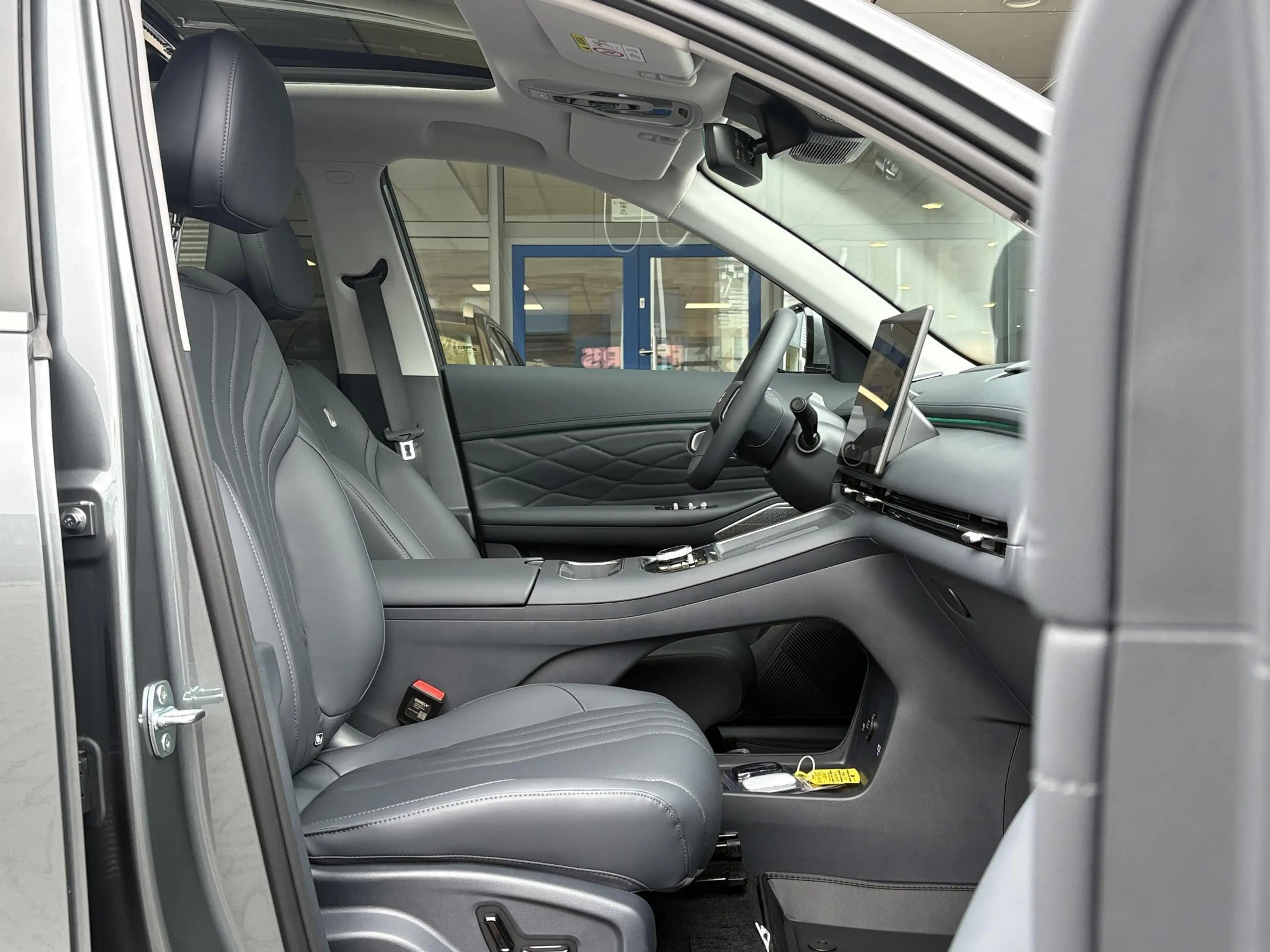Geely Starray EM-i 1.5 Max+ 262 PK | Panorama | Stoelen voor & achter — photo 5