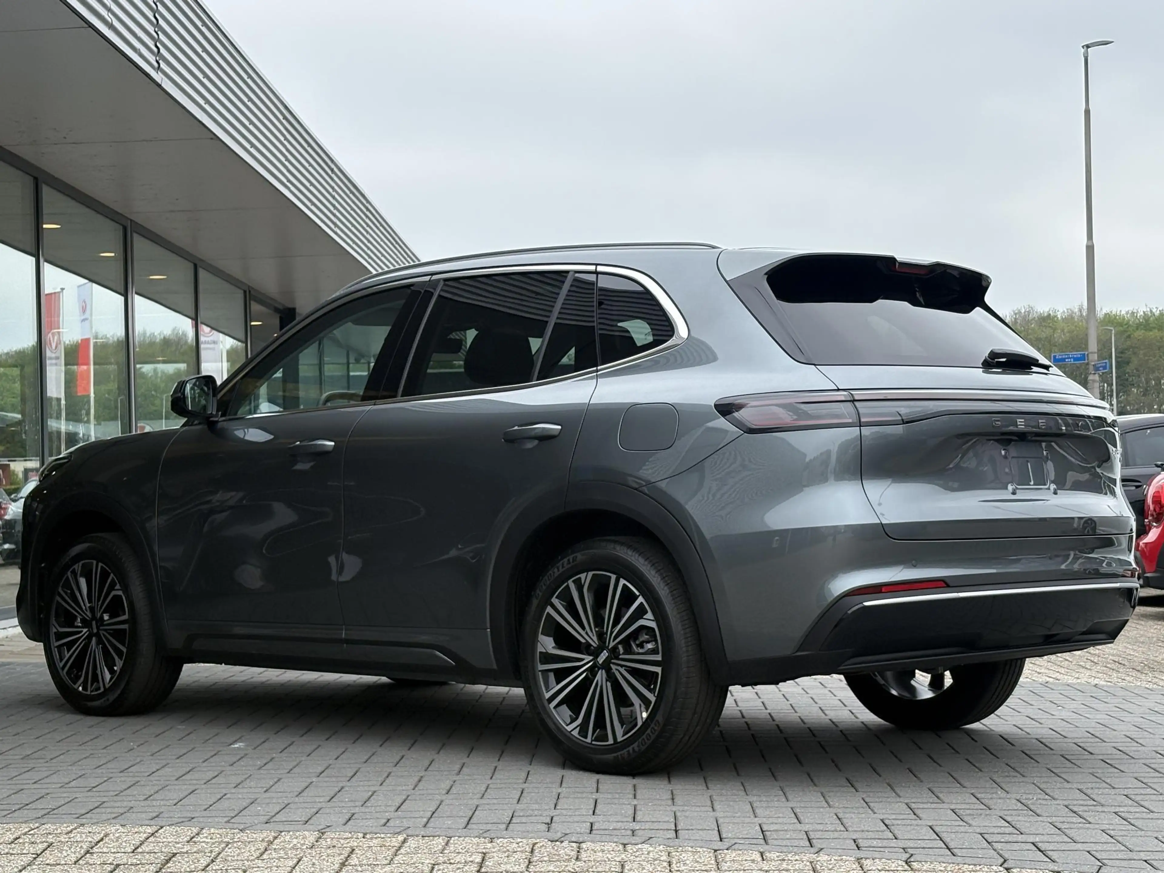 Geely Starray EM-i 1.5 Max+ 262 PK | Panorama | Stoelen voor & achter — photo 7