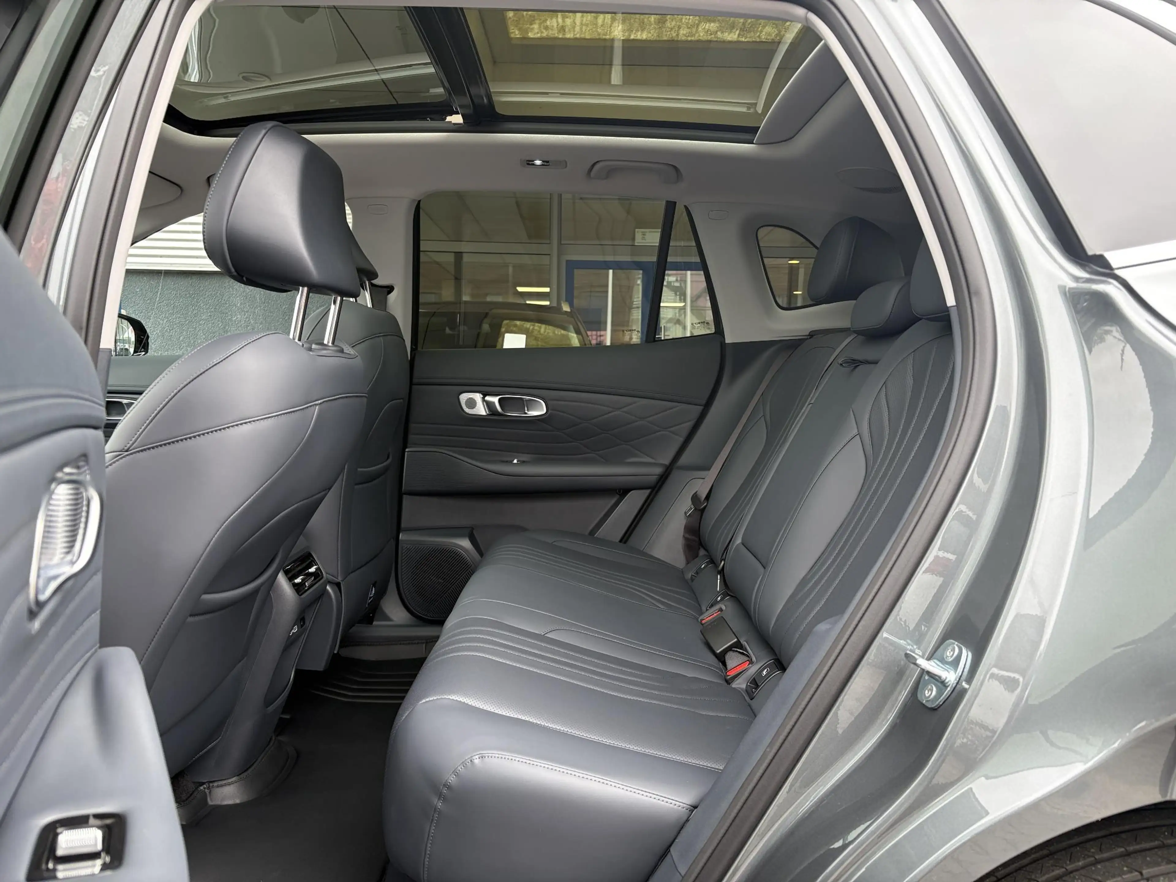 Geely Starray EM-i 1.5 Max+ 262 PK | Panorama | Stoelen voor & achter — photo 15