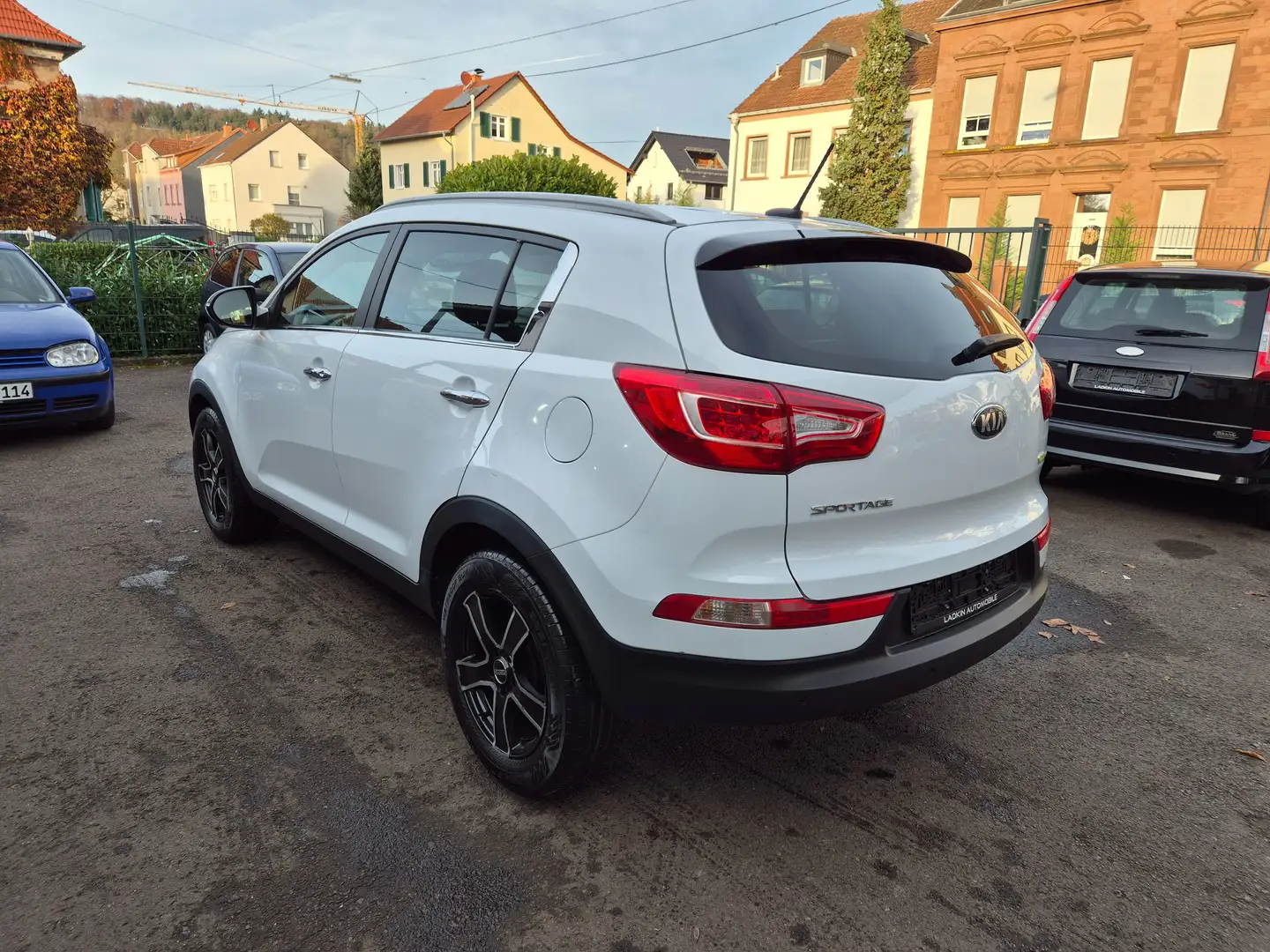 Kia Sportage Attract 2WD "1 Hand, TÜV/AU neu, Leder, Navi" " Blanc - 2