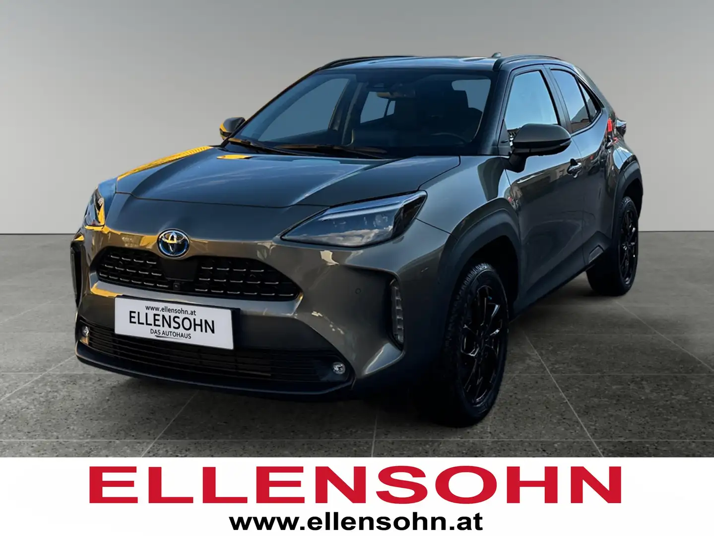 Toyota Yaris Cross 1,5 l Hybrid 4x4, Elegant 8-fach bereift! Brun - 1