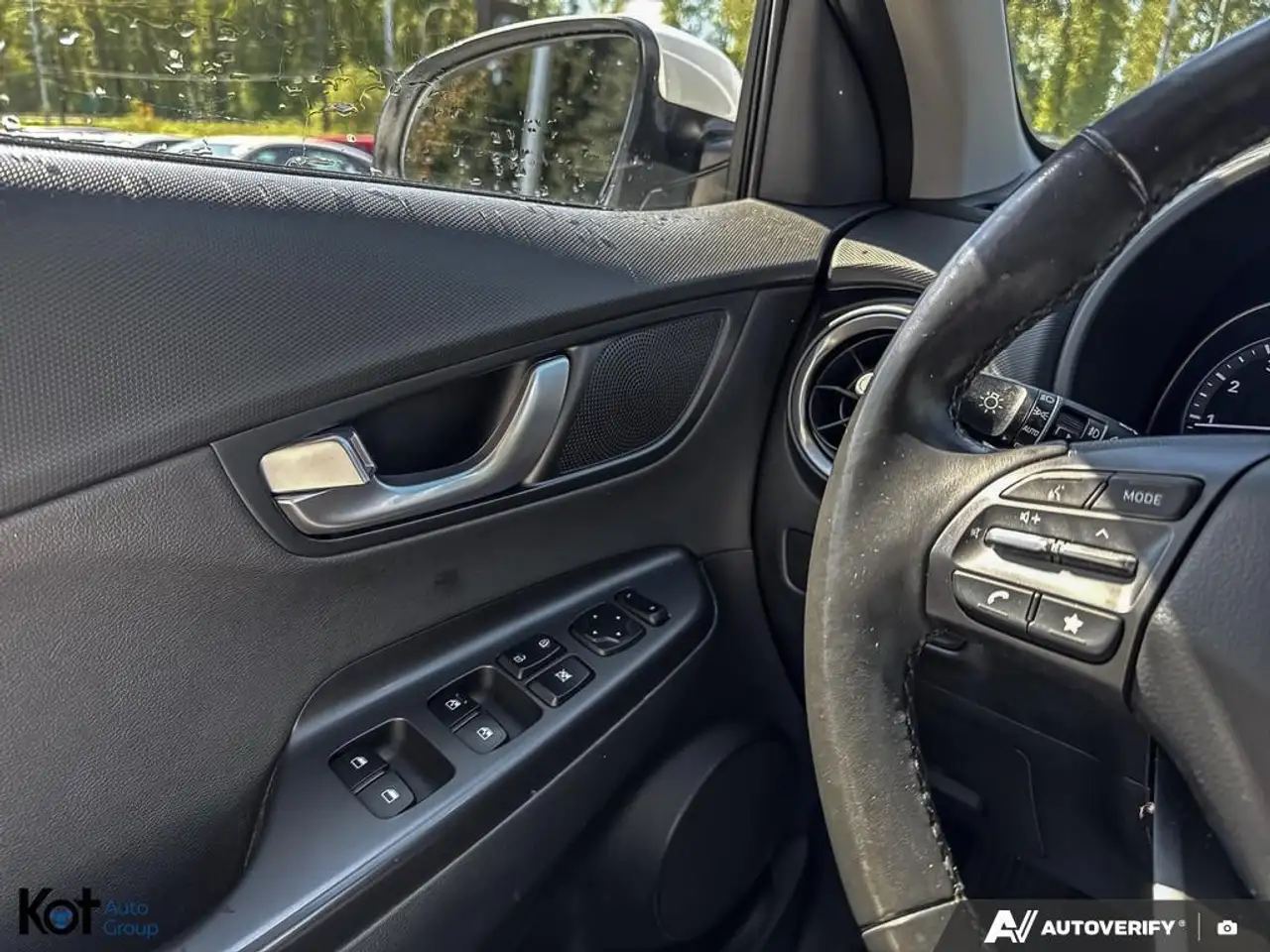 Hyundai KONA снимка Hyundai KONA
