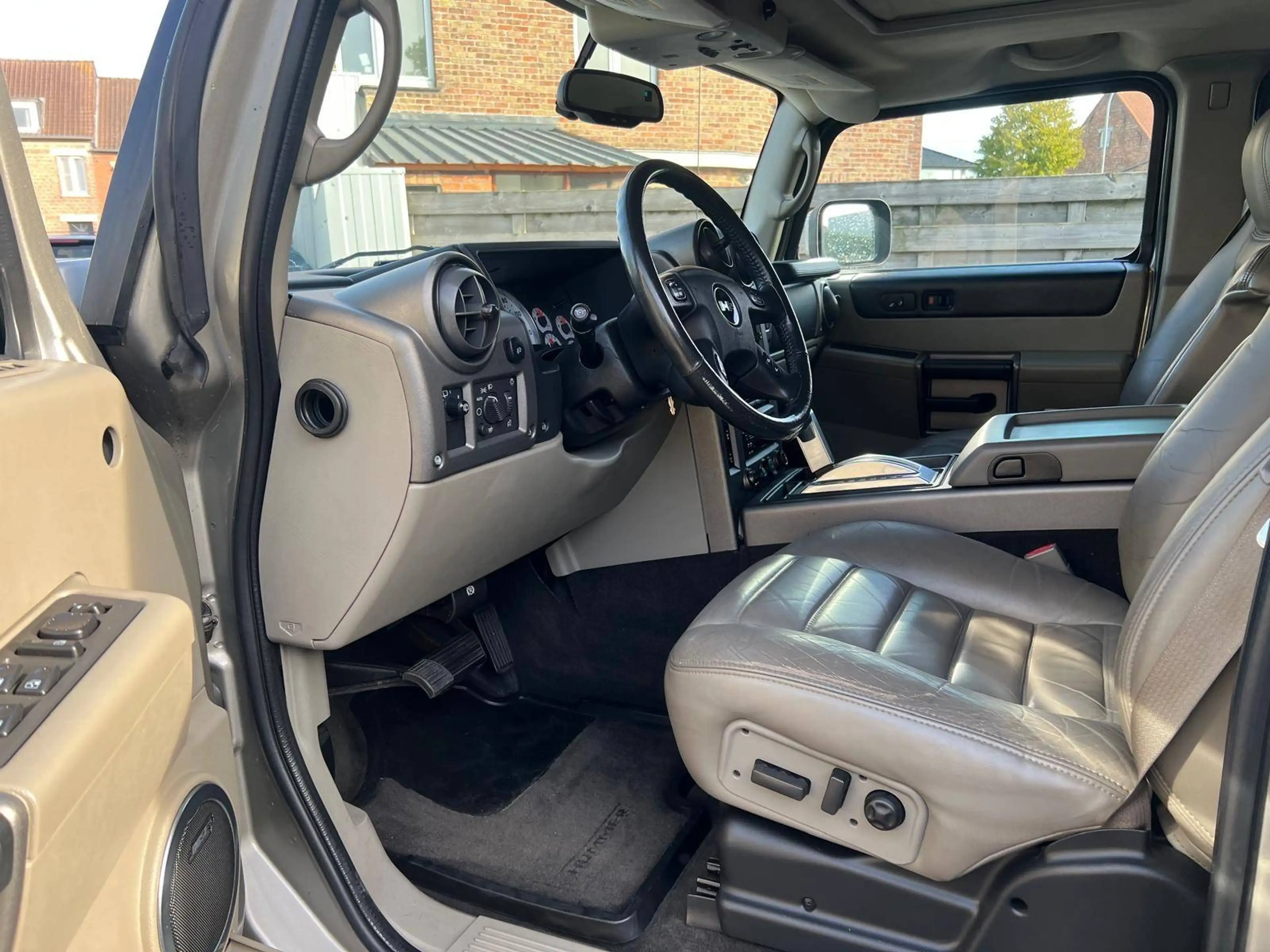 HUMMER H2 6.0 i — photo 13