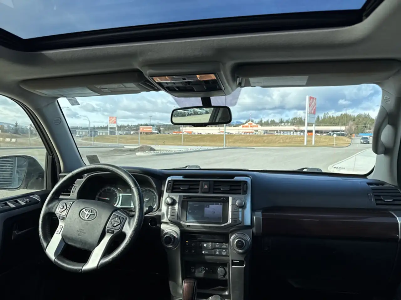 Toyota 4-Runner снимка Toyota 4-Runner