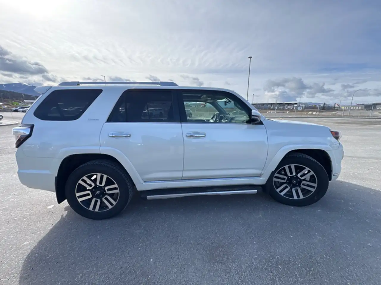 Toyota 4-Runner снимка Toyota 4-Runner