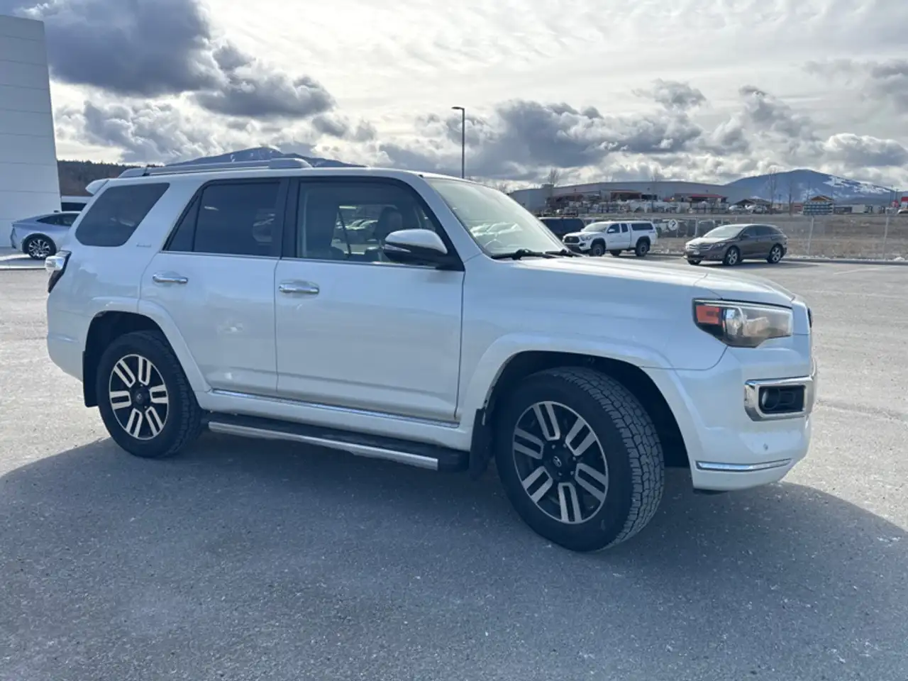 Toyota 4-Runner снимка Toyota 4-Runner