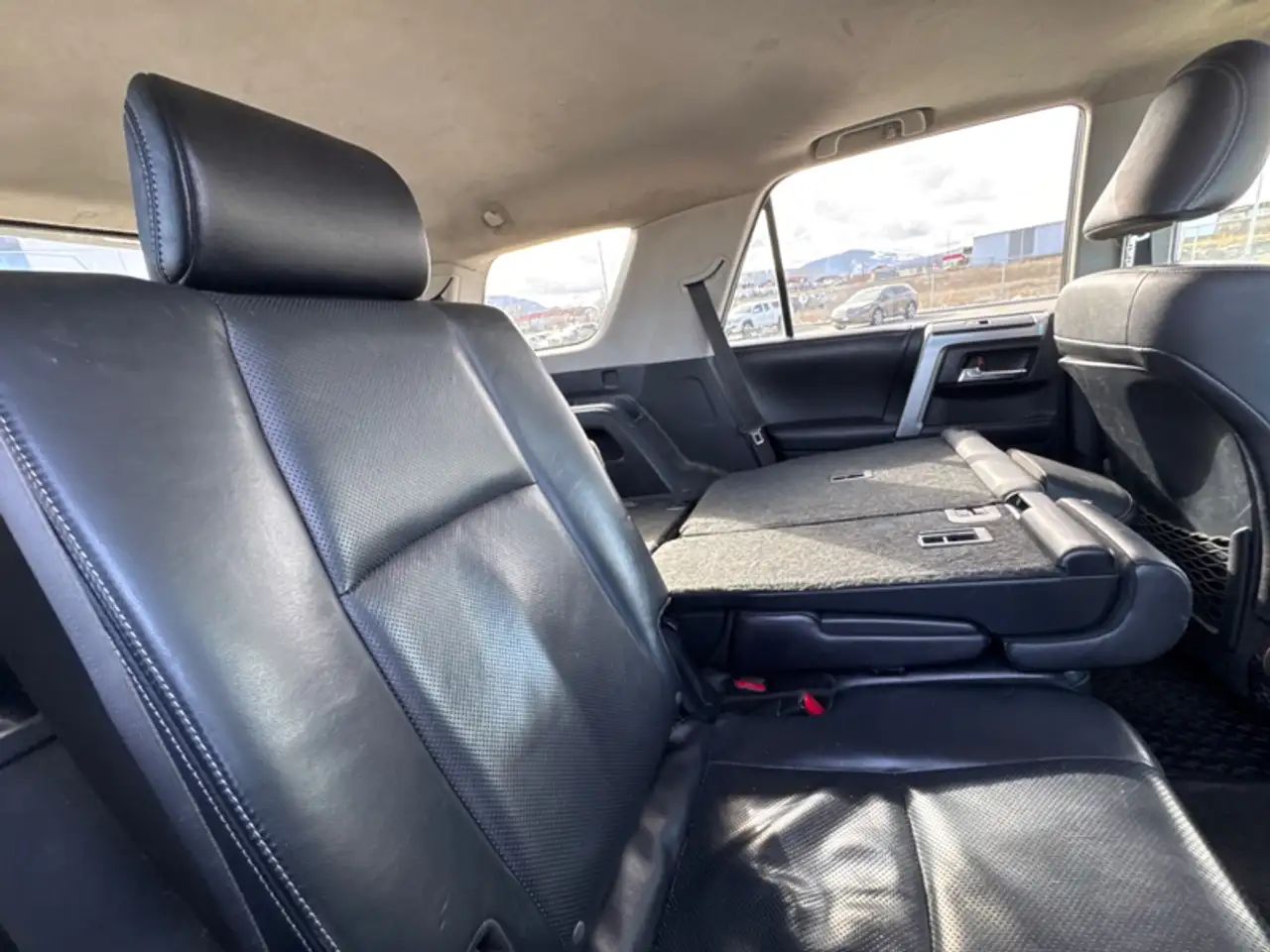 Toyota 4-Runner снимка Toyota 4-Runner