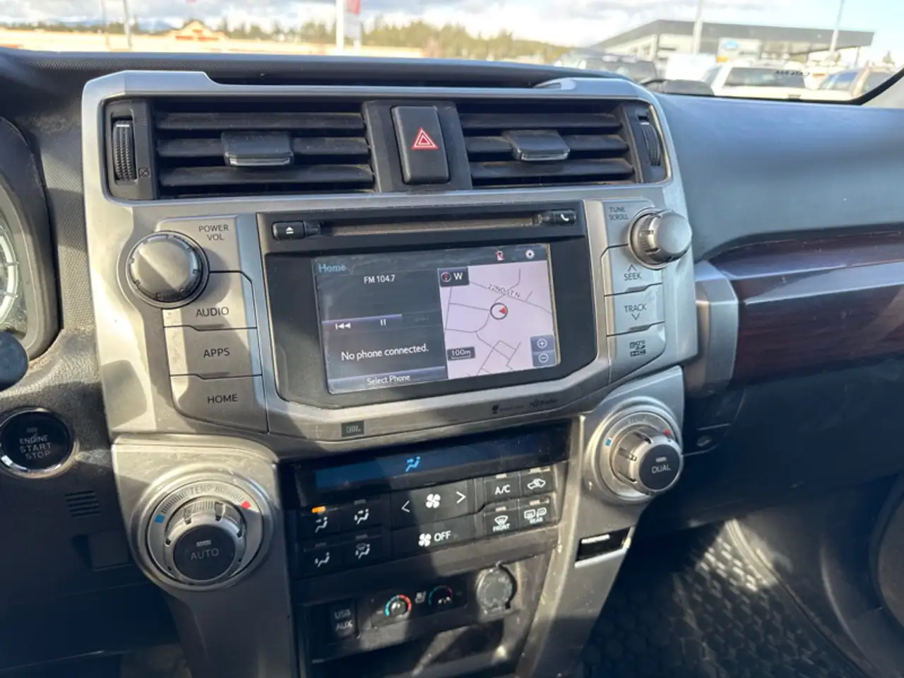 Toyota 4-Runner снимка Toyota 4-Runner