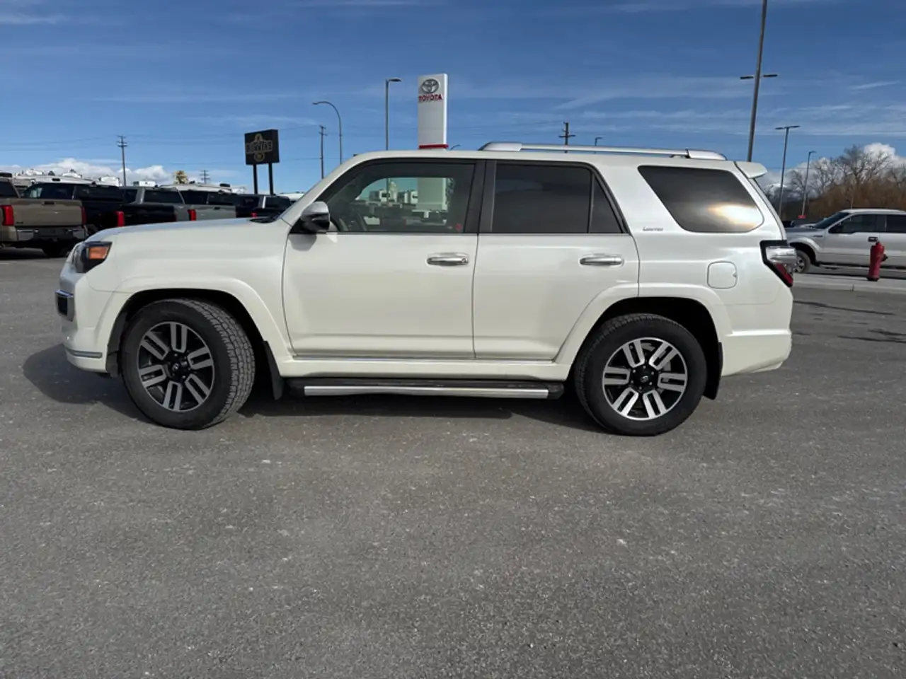 Toyota 4-Runner снимка Toyota 4-Runner