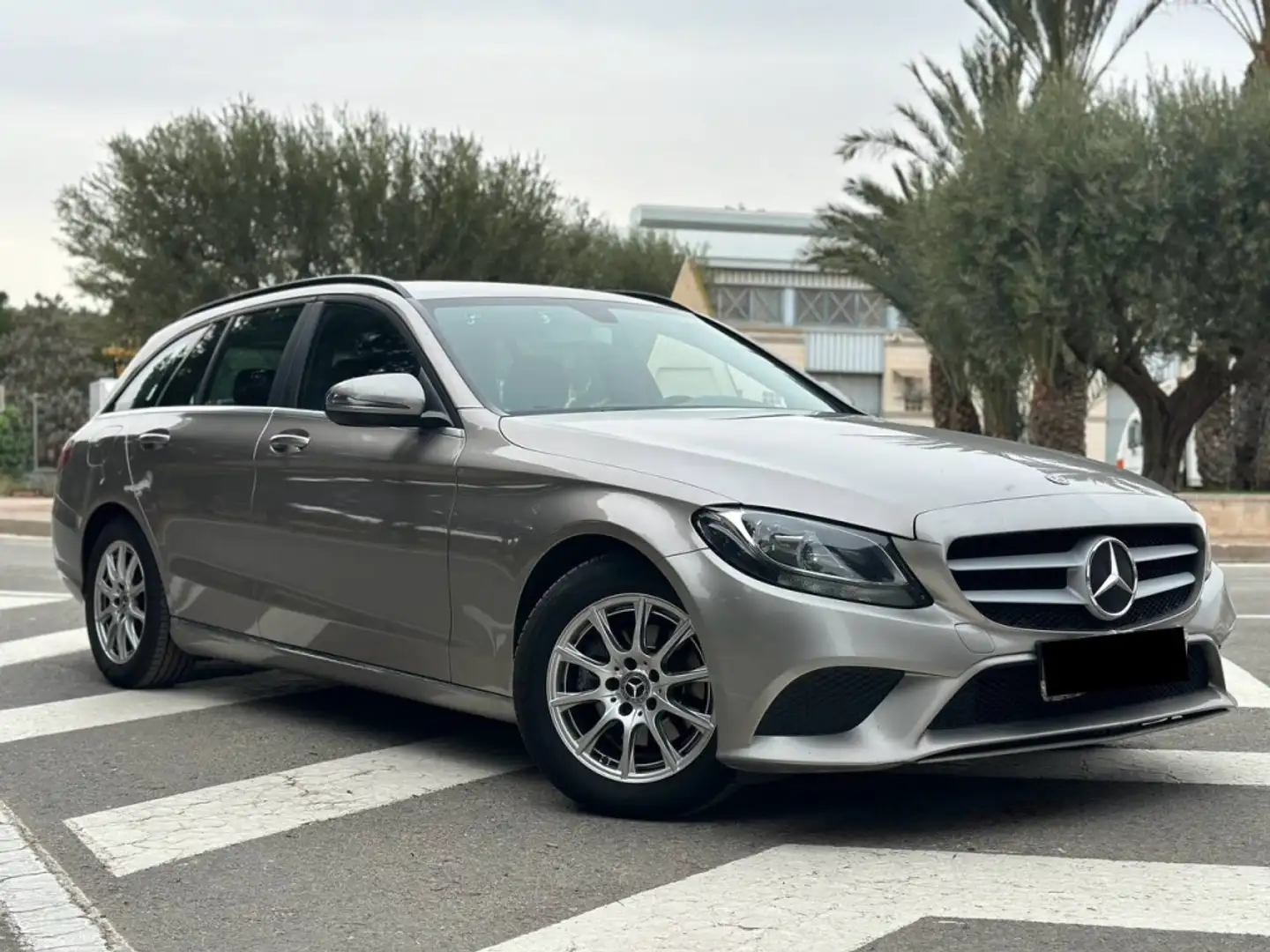 Mercedes-Benz C 180 d Beige - 1