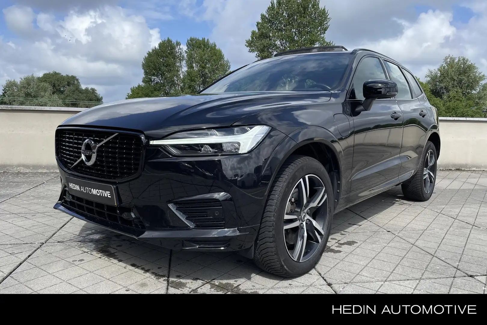 Volvo XC60 2.0 Recharge T6 AWD R-Design | Elektrische bestuur Zwart - 1