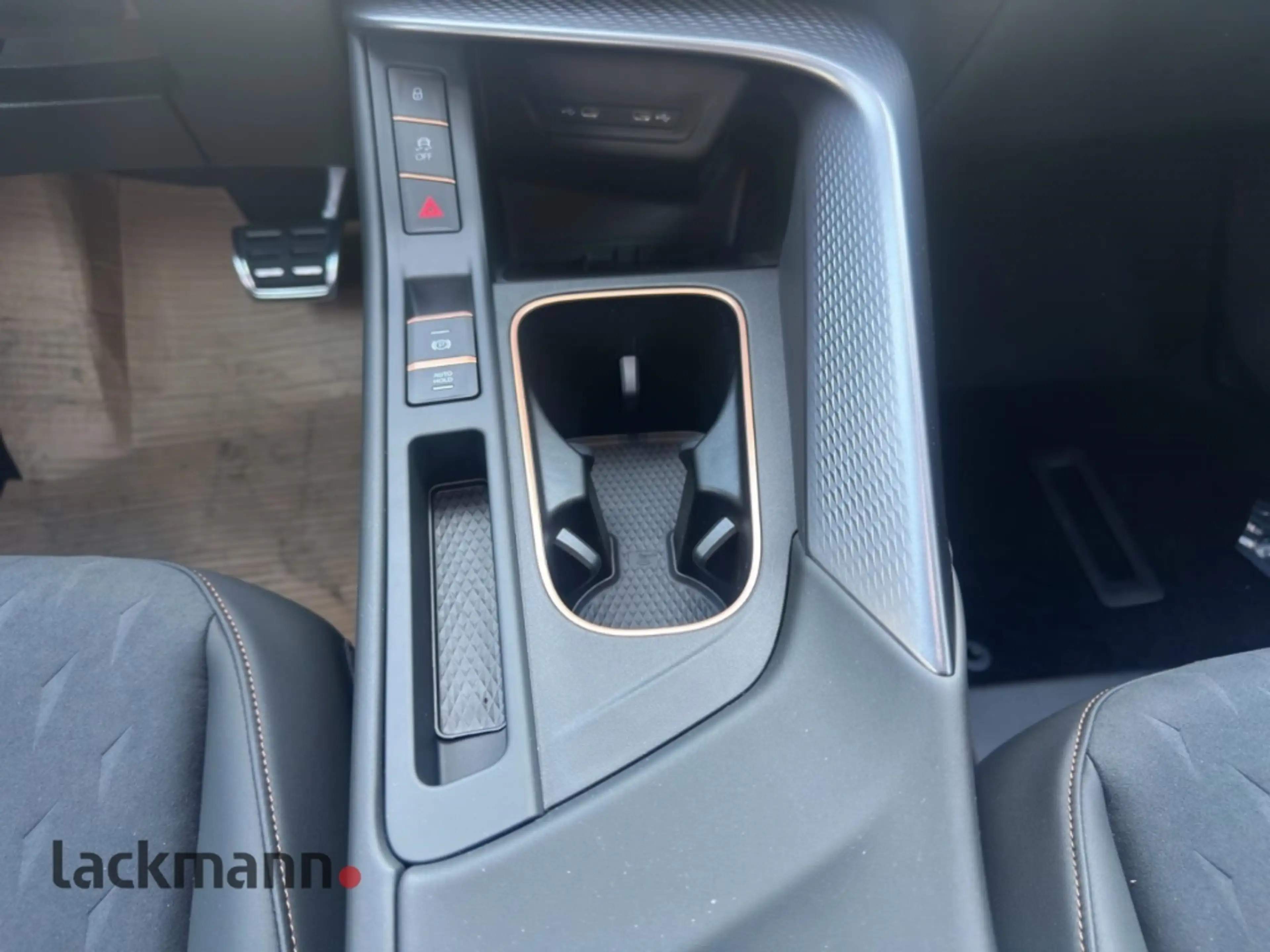 CUPRA Terramar 1.5 eTSI *AHK*Navi*Alcantara*Matrix-LED* — photo 12