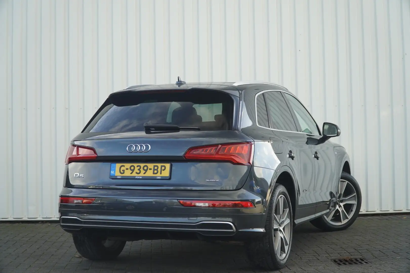 Audi Q5 2.0 TFSI 252pk quattro Sport | Panoramadak | B&O | Gris - 2