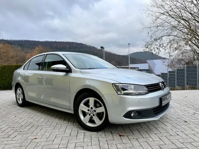 Volkswagen Jetta VI 1.2 TSI Comfortline Shz-Klima-1.Hand