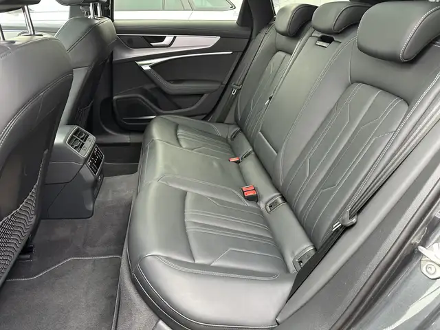 Audi S6 Avant view 11