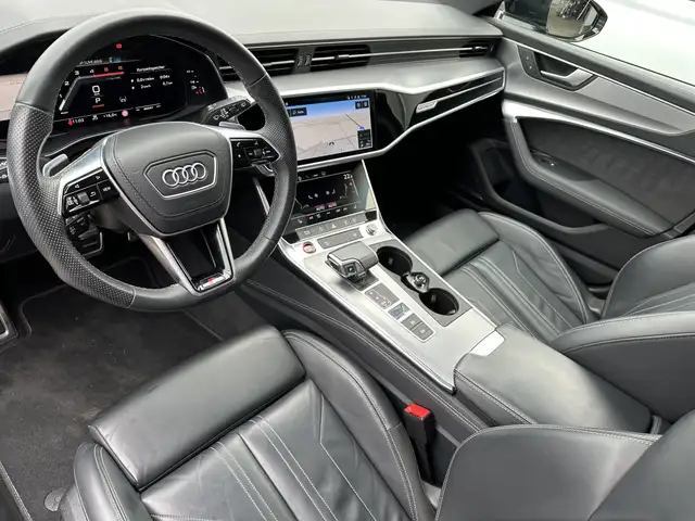 Audi S6 Avant view 8