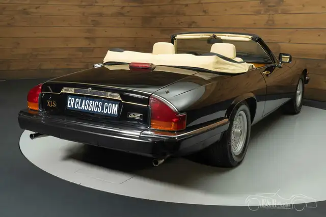 Jaguar XJS view 9