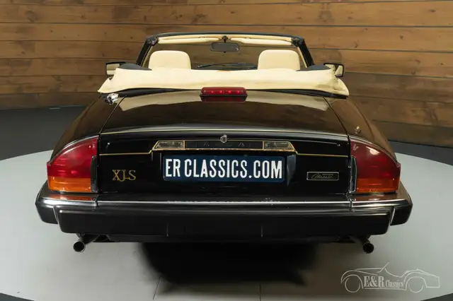 Jaguar XJS view 8