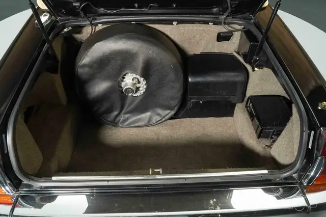 Jaguar XJS view 18