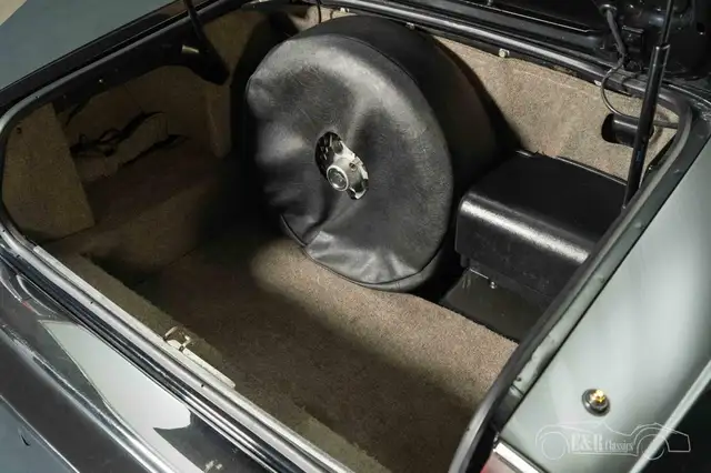 Jaguar XJS view 17