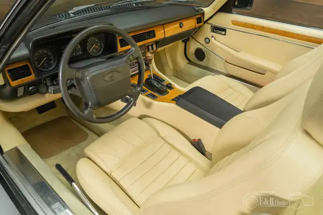 Jaguar XJS view 2
