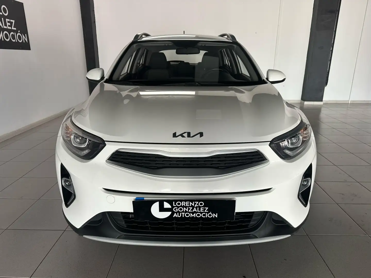 Kia Stonic 1.0 T-GDi MHEV Concept 100 Weiß - 2
