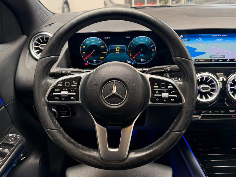 Mercedes-Benz GLA 250 e Hybrid Progressive PANO/AMBIENT/LEDER — photo 12