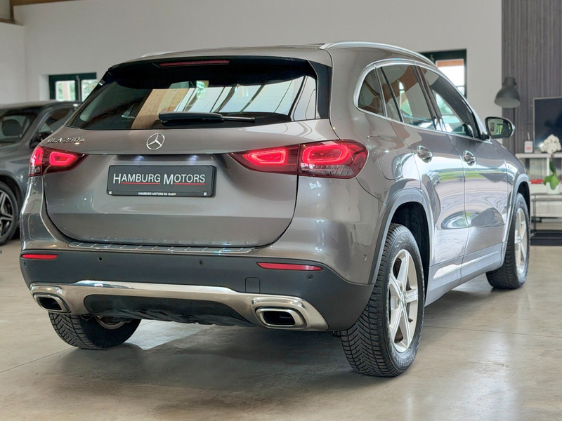 Mercedes-Benz GLA 250 e Hybrid Progressive PANO/AMBIENT/LEDER — photo 3