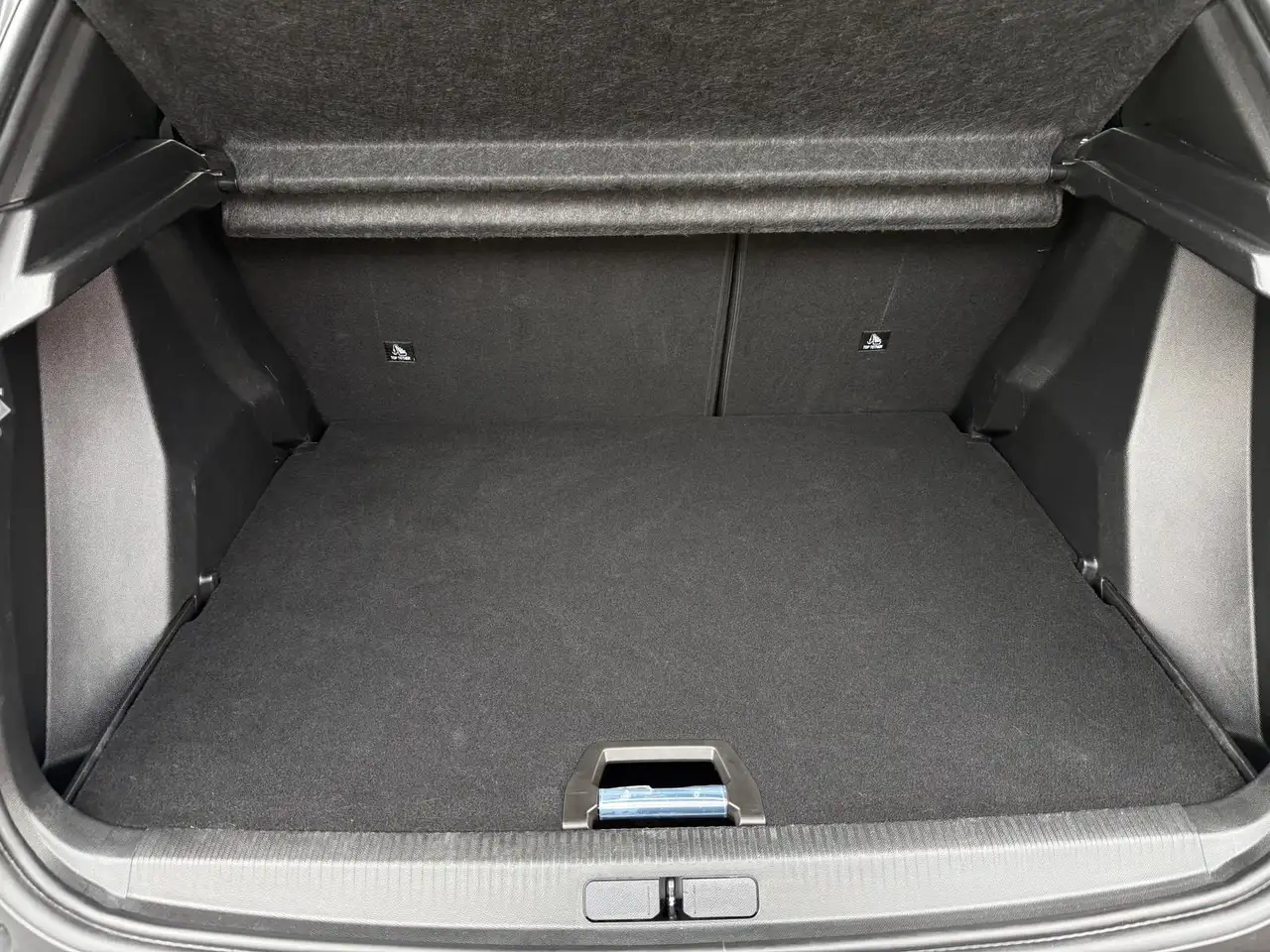 Peugeot 2008 1.2 Allure PureTech 130 *LED *ACC *SHZ 10