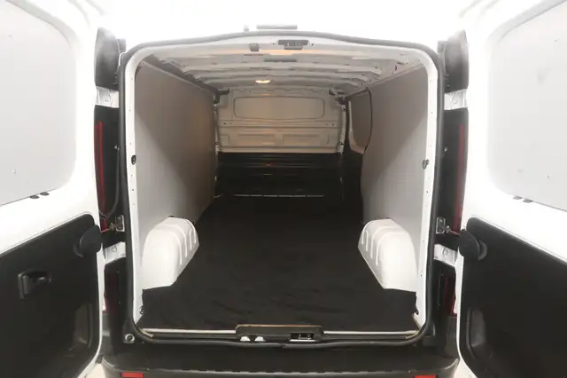 Renault Trafic view 3