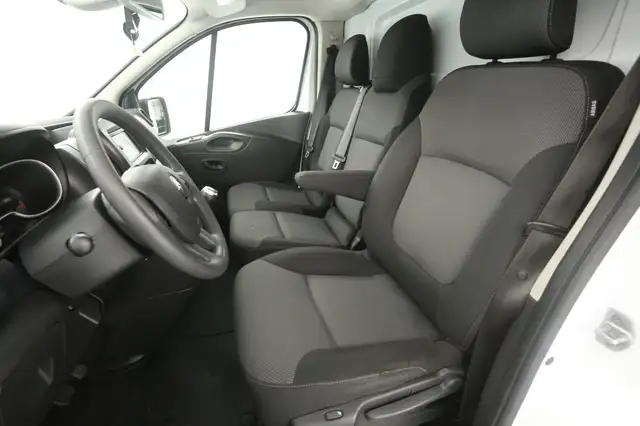 Renault Trafic view 9