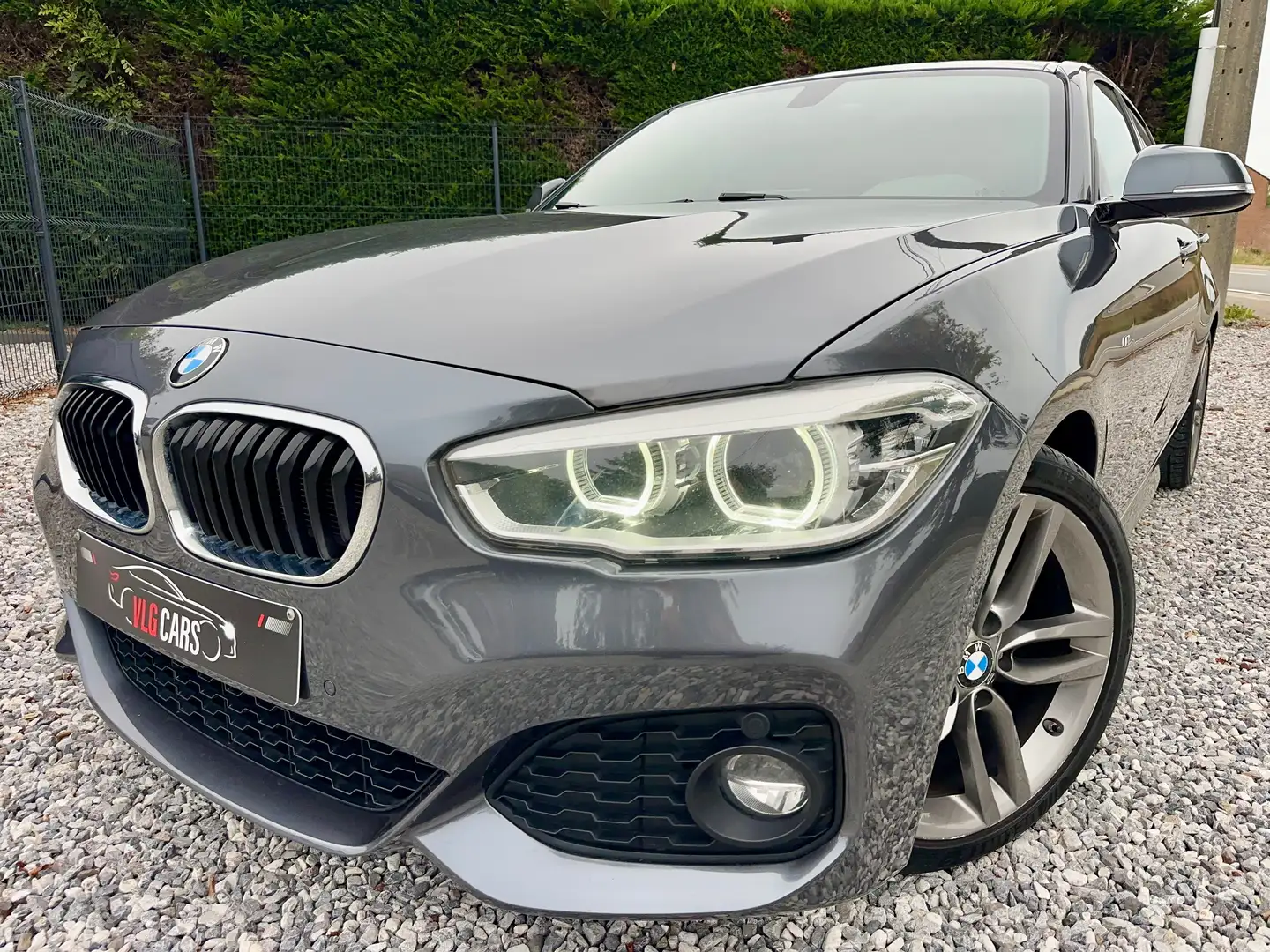 BMW 116 116 dA Pack M// int. Ext . B. Auto / Euro6b / LED Grau - 2