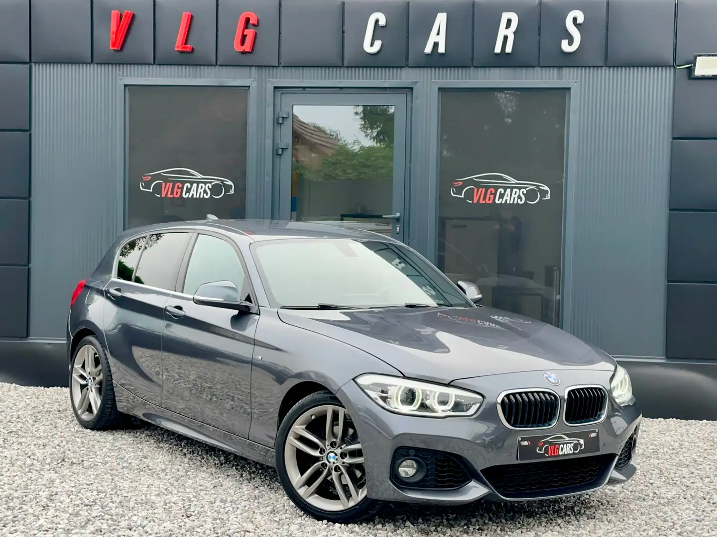 BMW 116 116 dA Pack M// int. Ext . B. Auto / Euro6b / LED Grau - 1